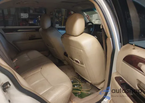 2006 Lincoln Town Car Signature Limited из США, поврежденный, VIN 1LNHM82W36Y632276